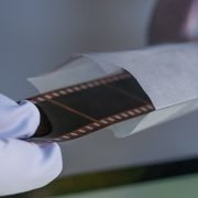 Negativ in Seidentüte